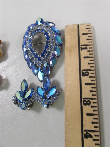 2 VINTAGE BROOCHES W/MATCHING CLIP-ON STYLE EARRINGS