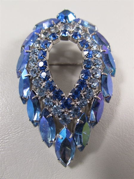 2 VINTAGE BROOCHES W/MATCHING CLIP-ON STYLE EARRINGS