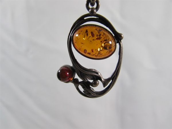 VINTAGE STERLING SILVER ART NOUVEAU PENDANT W/AMBER STONES
