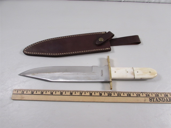 NEW TIMBER RATTLER BOWIE KNIFE W/LEATHER SHEATH