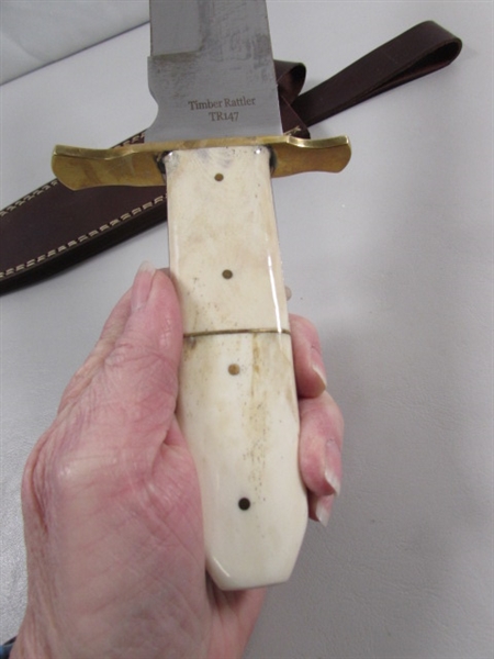 NEW TIMBER RATTLER BOWIE KNIFE W/LEATHER SHEATH
