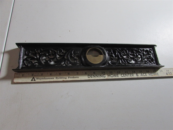 4 METAL LEVELS & 1 MINI WOOD LEVEL - VINTAGE