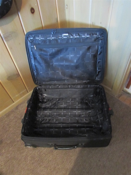 NRA SUITCASE AND TRAVELBAG