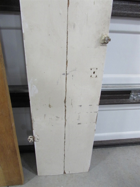 VINTAGE/ANTIQUE DOORS W/HARDWARE