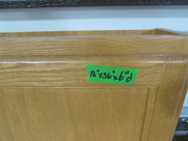 WALL MOUNT BATHROOM CABINET W/TOWEL BAR & 2 NEW TOILET SEATS