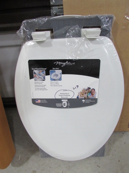 WALL MOUNT BATHROOM CABINET W/TOWEL BAR & 2 NEW TOILET SEATS