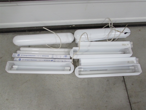 WALL MOUNT LIGHT FIXTURES & BULBS