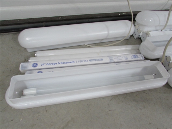 WALL MOUNT LIGHT FIXTURES & BULBS