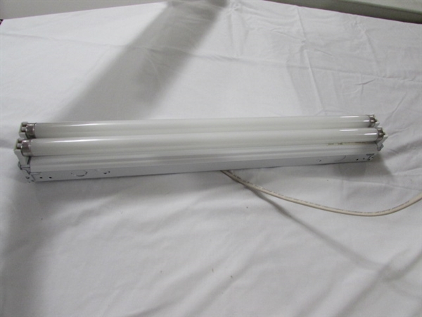 WALL MOUNT LIGHT FIXTURES & BULBS