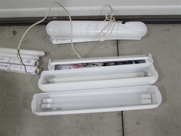 WALL MOUNT LIGHT FIXTURES & BULBS