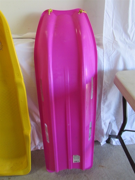 2 PLASTIC SLEDS