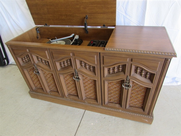 VINTAGE SEARS CONSOLE STEREO SYSTEM - RECORD PLAYER, 8-TRACK, RADIO
