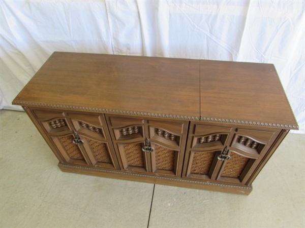 VINTAGE SEARS CONSOLE STEREO SYSTEM - RECORD PLAYER, 8-TRACK, RADIO