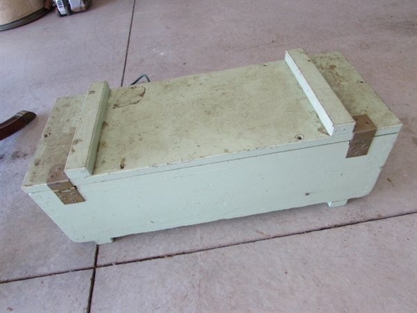 WOODEN STORAGE BOX W/EXTENSION CORDS & DROP/SHOP LIGHTS