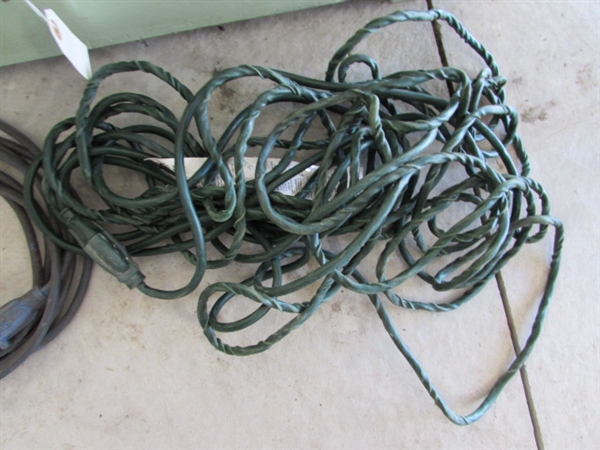 WOODEN STORAGE BOX W/EXTENSION CORDS & DROP/SHOP LIGHTS