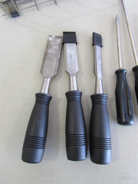 ELECTRIC SANDERS & ASSORTED HAND TOOLS