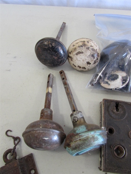 VINTAGE DOOR & WINDOW HARDWARE