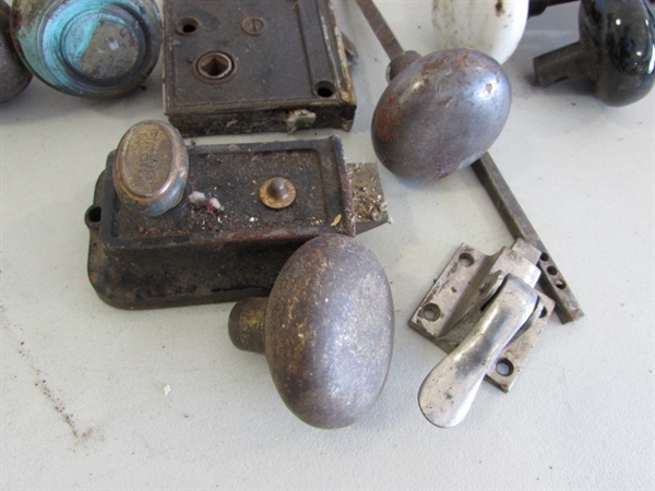VINTAGE DOOR & WINDOW HARDWARE