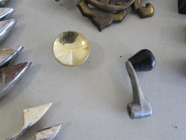 VINTAGE SWITCH PLATES & DRAWER PULLS