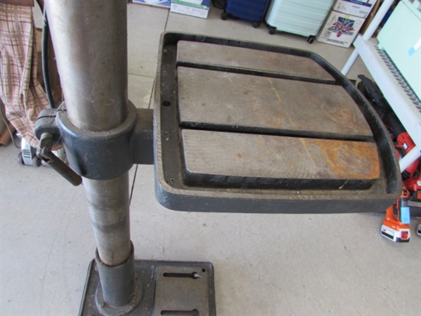 CRAFTSMAN 17 3/4 HP 16-SPEED FLOOR STANDING DRILL PRESS