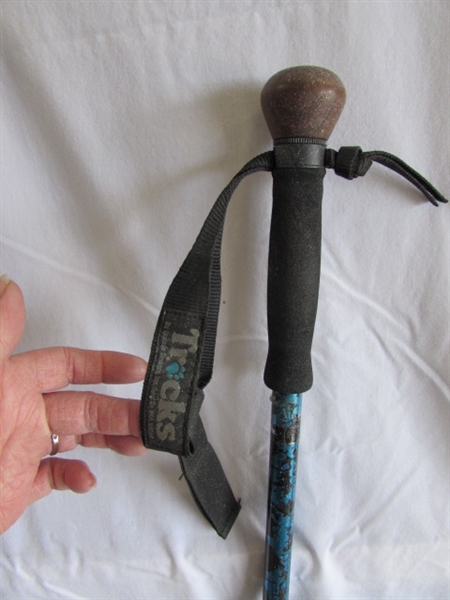 3 COLLAPSIBLE WALKING STICKS