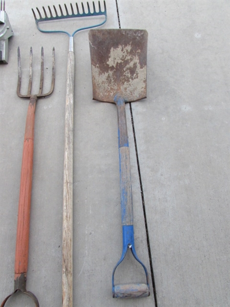 LONG HANDLED YARD TOOLS - RAKE, PITCHFORK, POST HOLE DIGGER & MORE