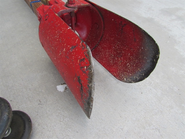 LONG HANDLED YARD TOOLS - RAKE, PITCHFORK, POST HOLE DIGGER & MORE