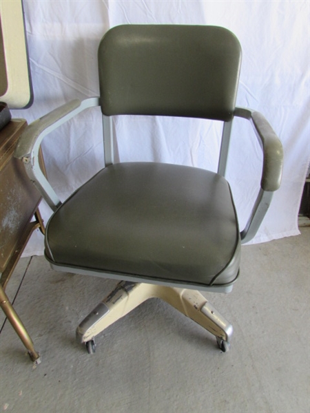 VINTAGE TYPEWRITER CART, TYPEWRITER & 2 DESK CHAIRS