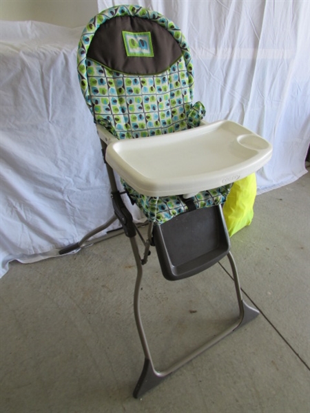 FOLDING HIGH CHAIR & KIDS TEEPEE TENT