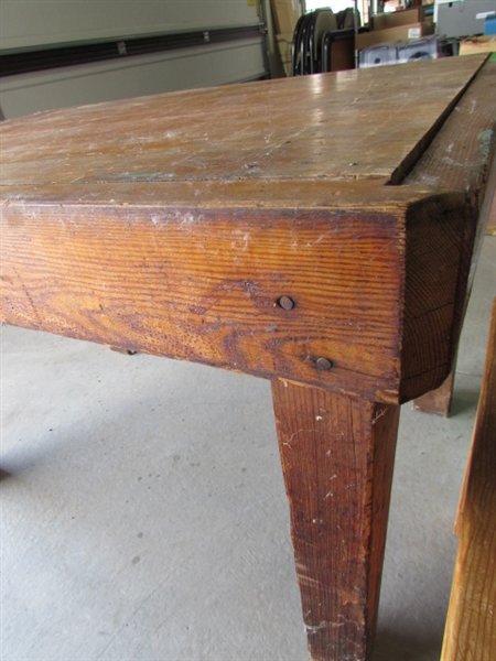 HEAVY DUTY BUTCHER BLOCK STYLE TABLE