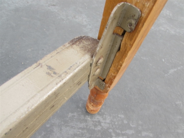 VINTAGE WOOD BED FRAME W/METAL RAILS