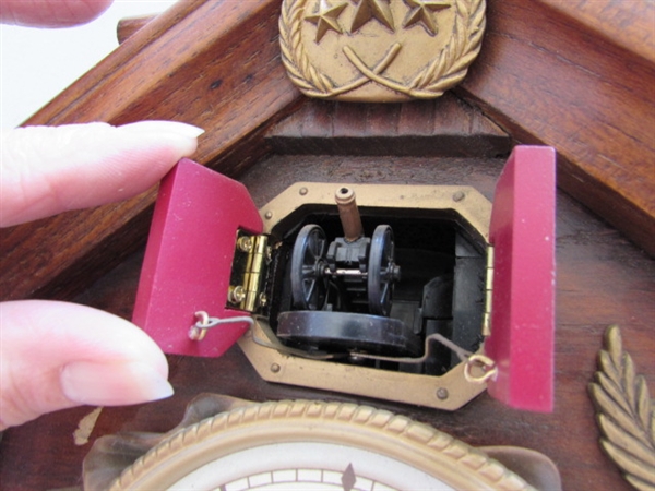 HOUR OF GLORY BATTERY POWERED CUCKOO CLOCK