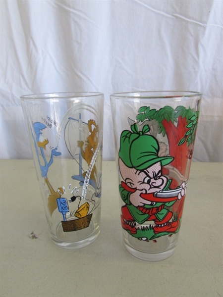 VINTAGE LOONEY TUNES COLLECTIBLE CHARACTER GLASSES