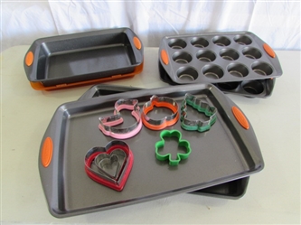 RACHEL RAY BAKING PANS
