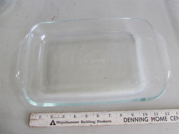 CLEAR & BLUE PYREX & ANCHOR HOCKING GLASS KITCHENWARE & METAL COOLING RACKS