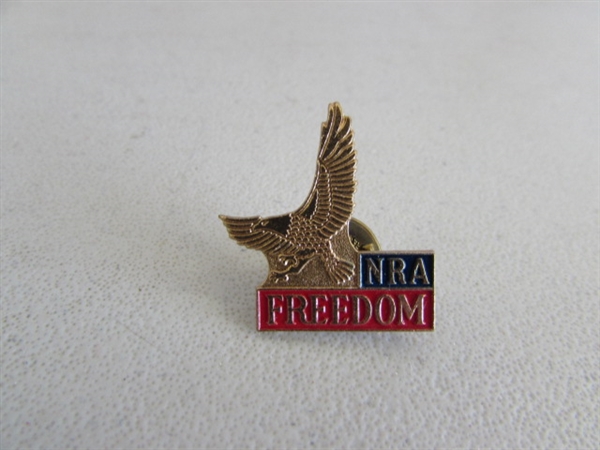 VINTAGE FIREARMS COLLECTOR PLATES & NRA/CRPA BELT BUCKLES