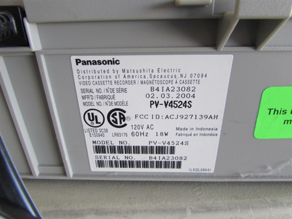 COLLECTION OF DISNEY VHS & PANASONIC VCR W/REMOTE