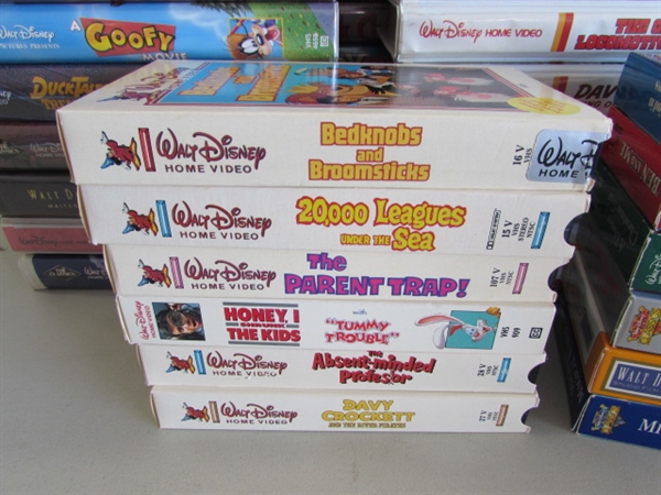 COLLECTION OF DISNEY VHS & PANASONIC VCR W/REMOTE
