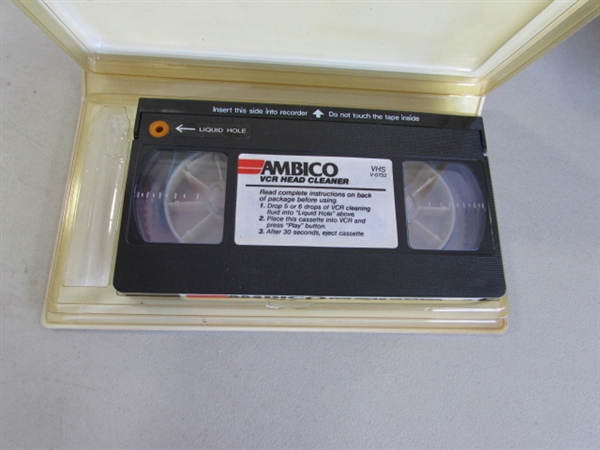 JAMES BOND & PEANUTS VHS MOVIES & PANASONIC VCR (NO REMOTE)