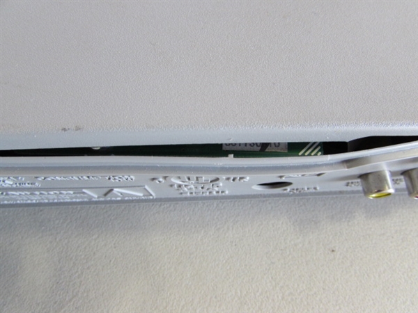 MAGNAVOX DVD PLAYER & COLLECTION OF SERIES DVDS