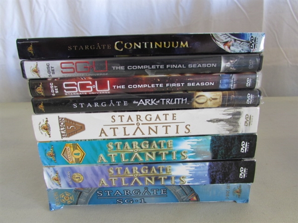 MAGNAVOX DVD PLAYER & COLLECTION OF SERIES DVDS