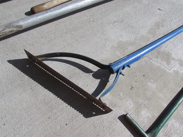 LONG HANDLES GARDEN TOOLS & FROG FORKS