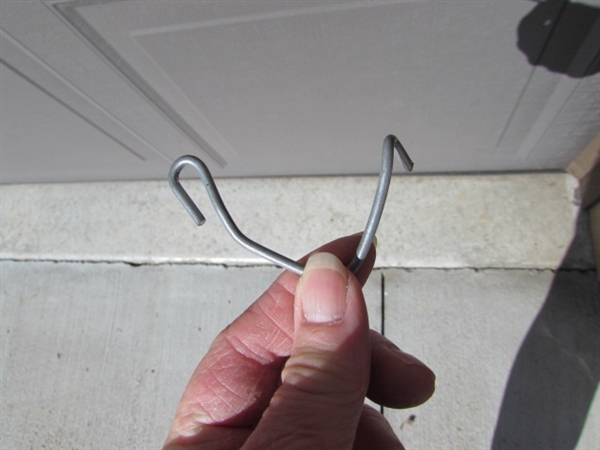 SMALL & MEDIUM FENCING WIRE CLIPS