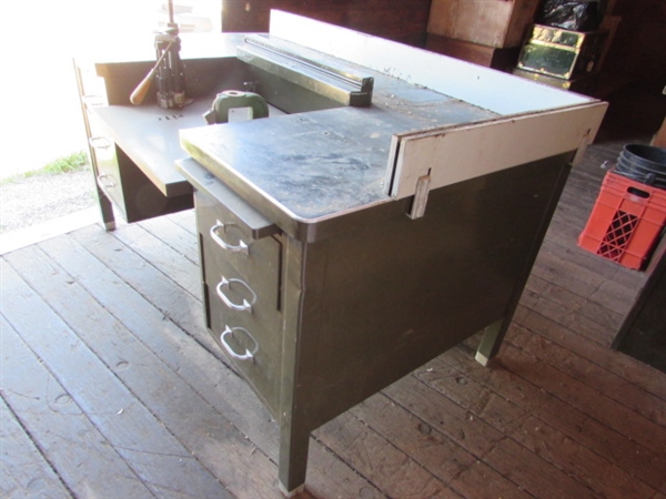 INDUSTRIAL METAL DESK WITH RELOADING SUPPLIES