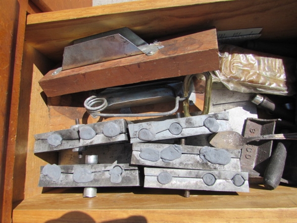 4-DRAWER WOODEN BOX, LEAD SOLDIER MOLDS AND OTHER CONTENTS