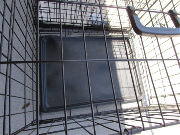 2 WIRE DOG/ANIMAL CRATES