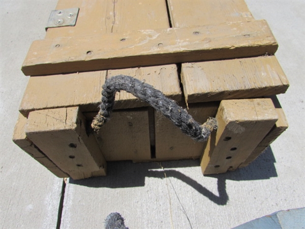VINTAGE WOODEN AMMO CRATE/BOX WITH ASSORTED ROCKS