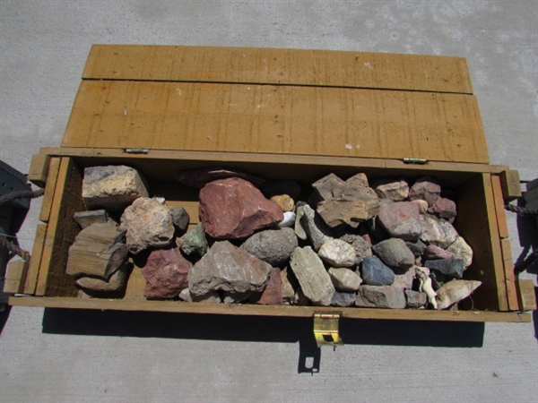 VINTAGE WOODEN AMMO CRATE/BOX WITH ASSORTED ROCKS