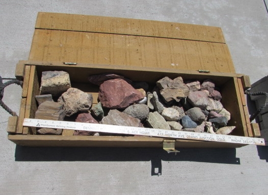 VINTAGE WOODEN AMMO CRATE/BOX WITH ASSORTED ROCKS
