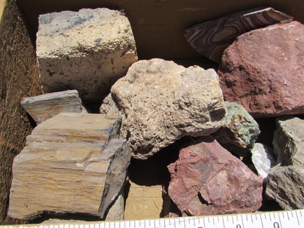 VINTAGE WOODEN AMMO CRATE/BOX WITH ASSORTED ROCKS
